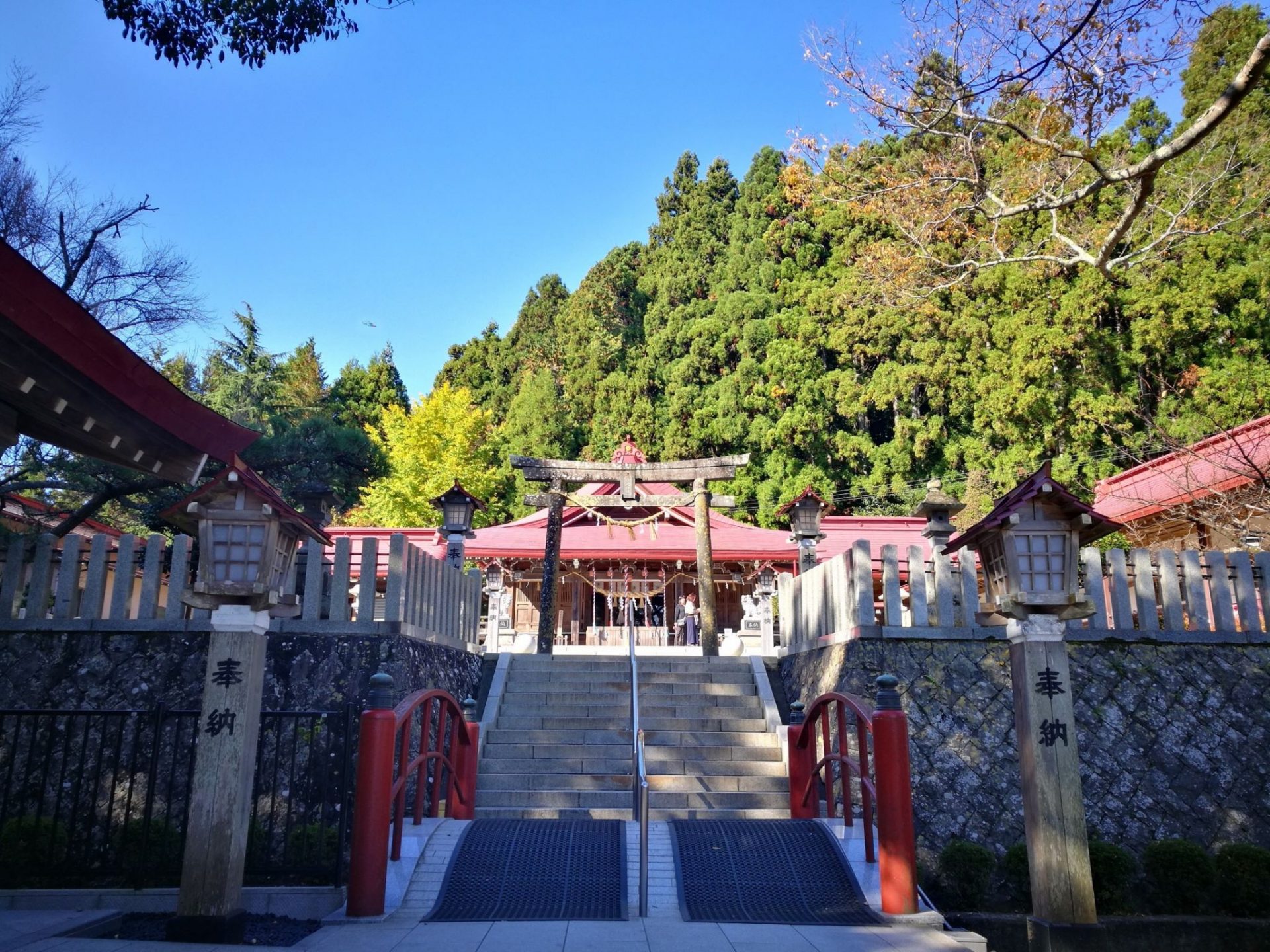 在金蛇水神社進行祈禱及手做蕎麥麵體驗